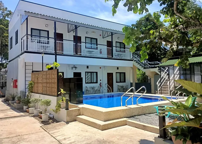 Alona Whitehouses Resort